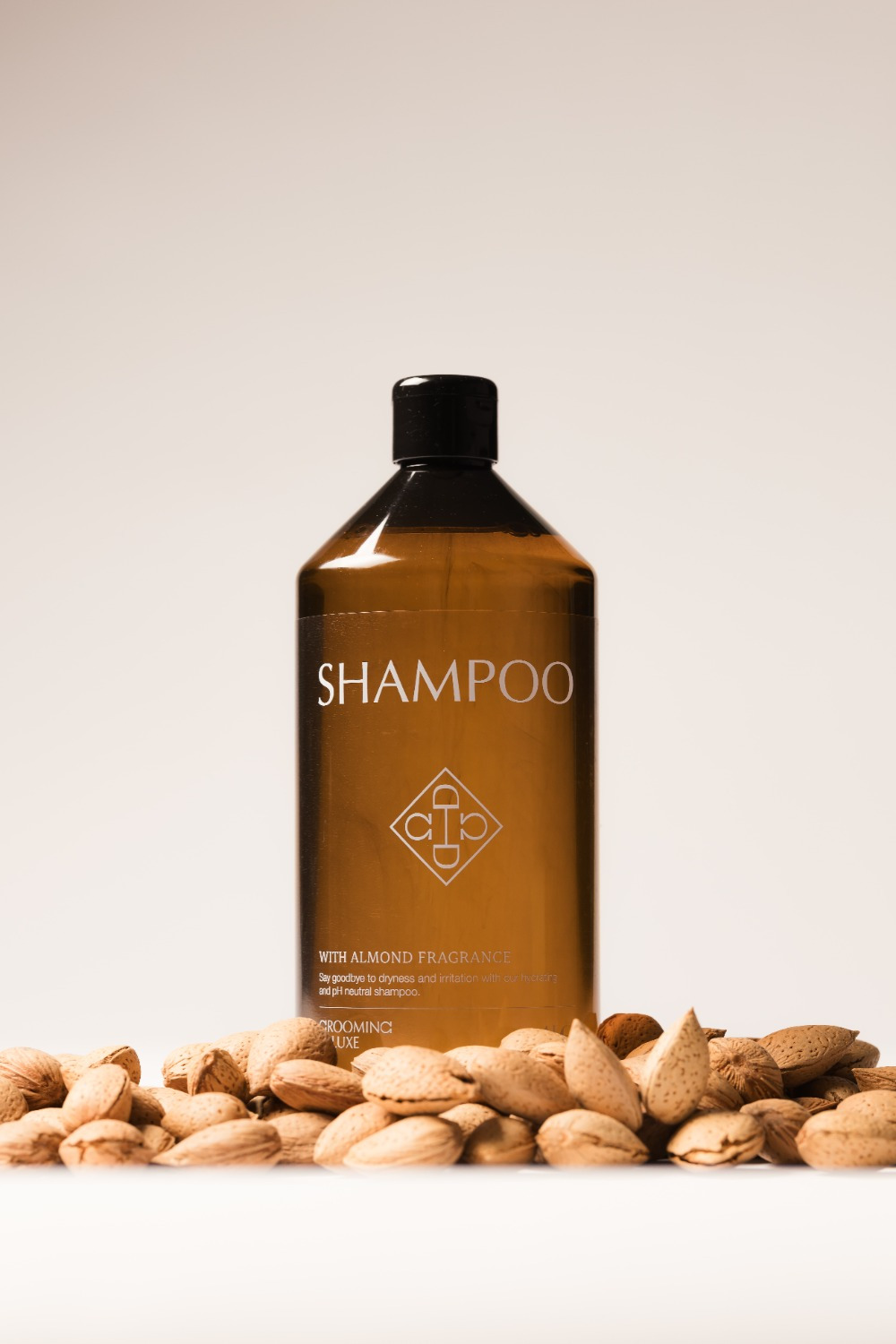 Grooming Deluxe Almond Gloss Shampoo