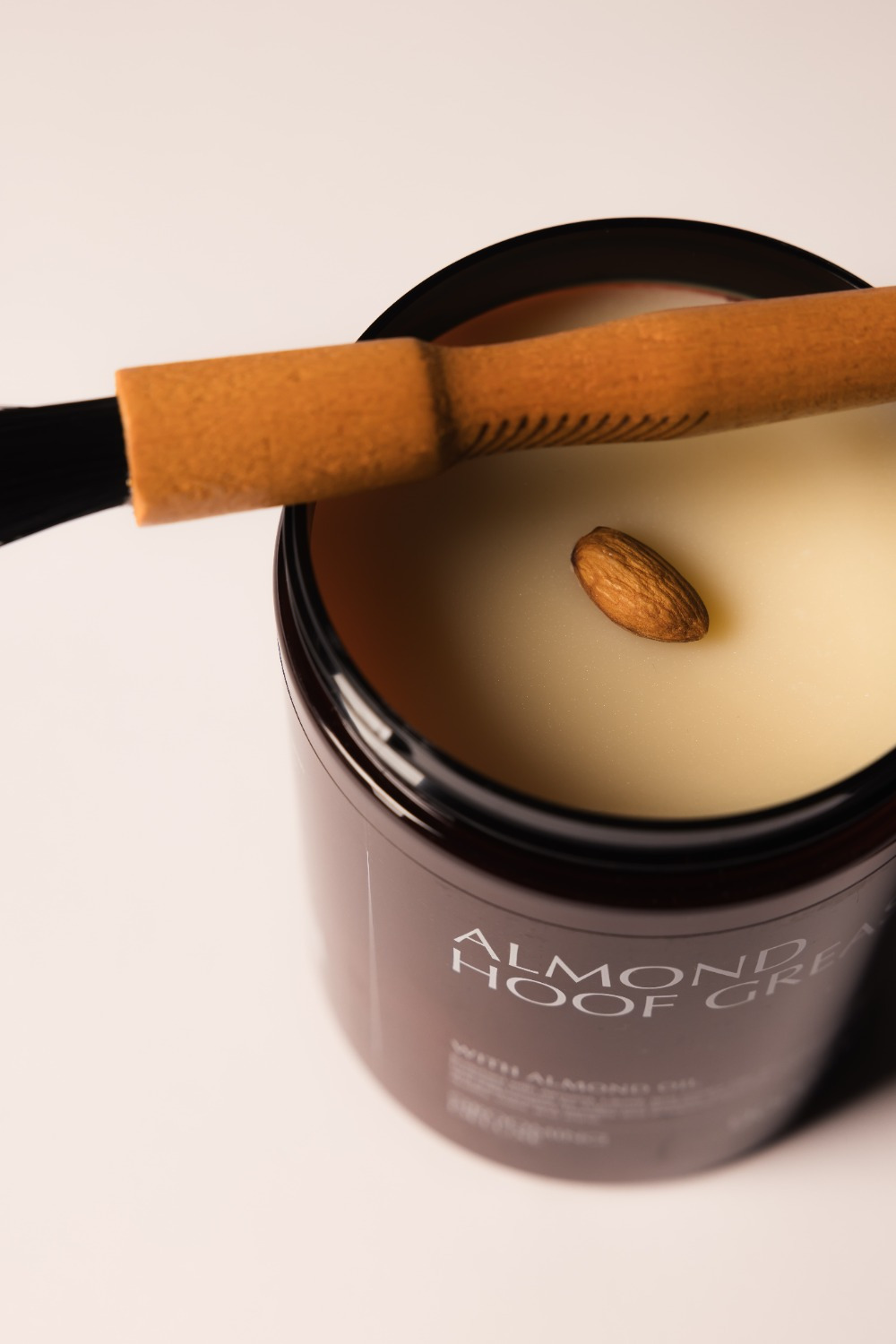 Grooming Deluxe Almond Hoof Grease