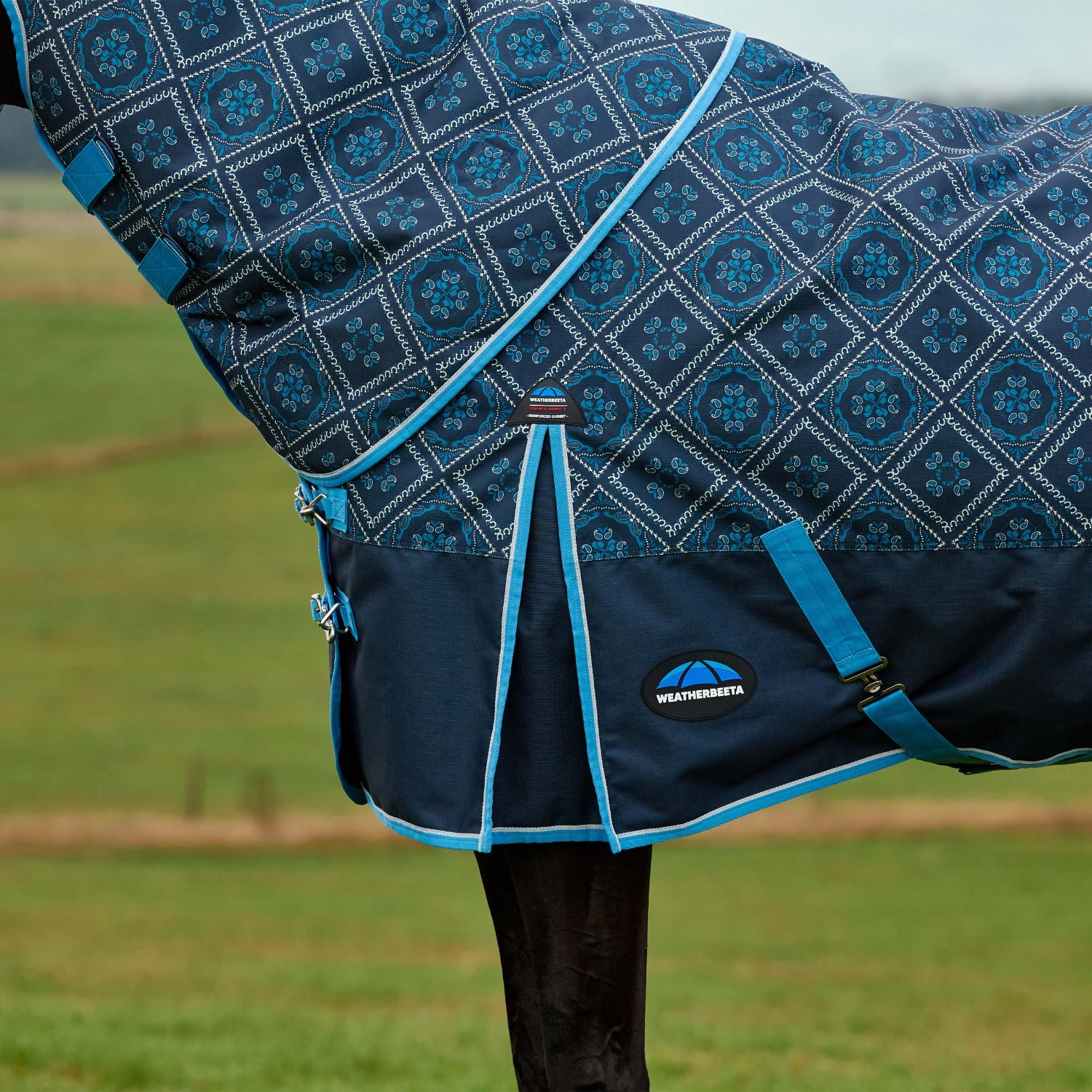 Weatherbeeta Comfitec Heritage Detach-A-Neck 220G Turnout Blanket