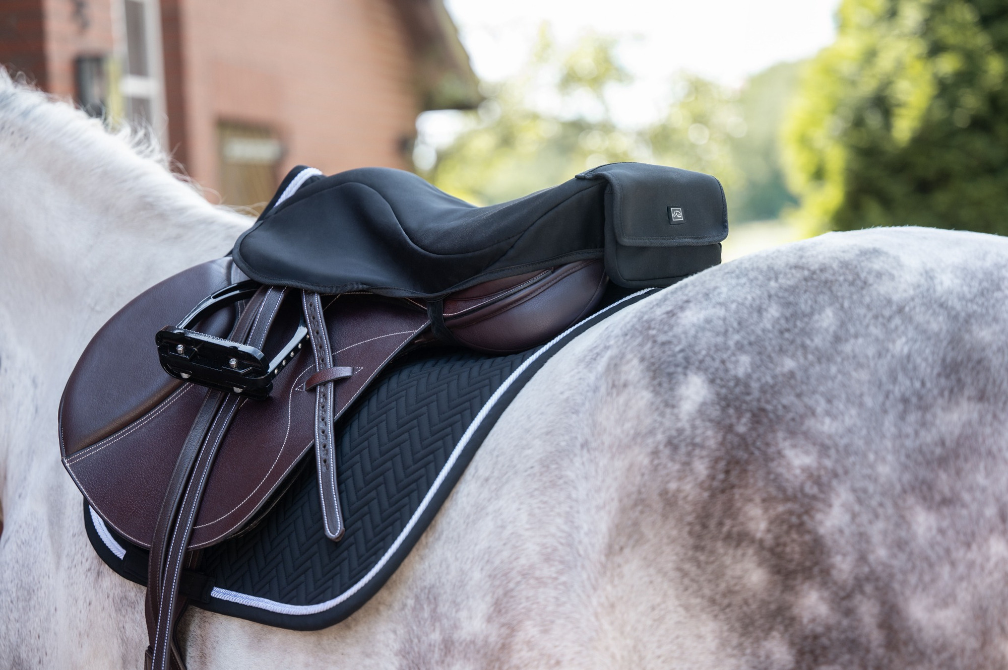 HKM Saddle Warming Cover Jumping