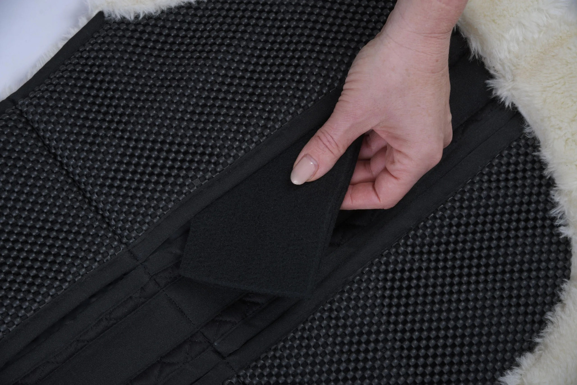 Covalliero Correction Saddle Pad Faux Fur Anti-Slip