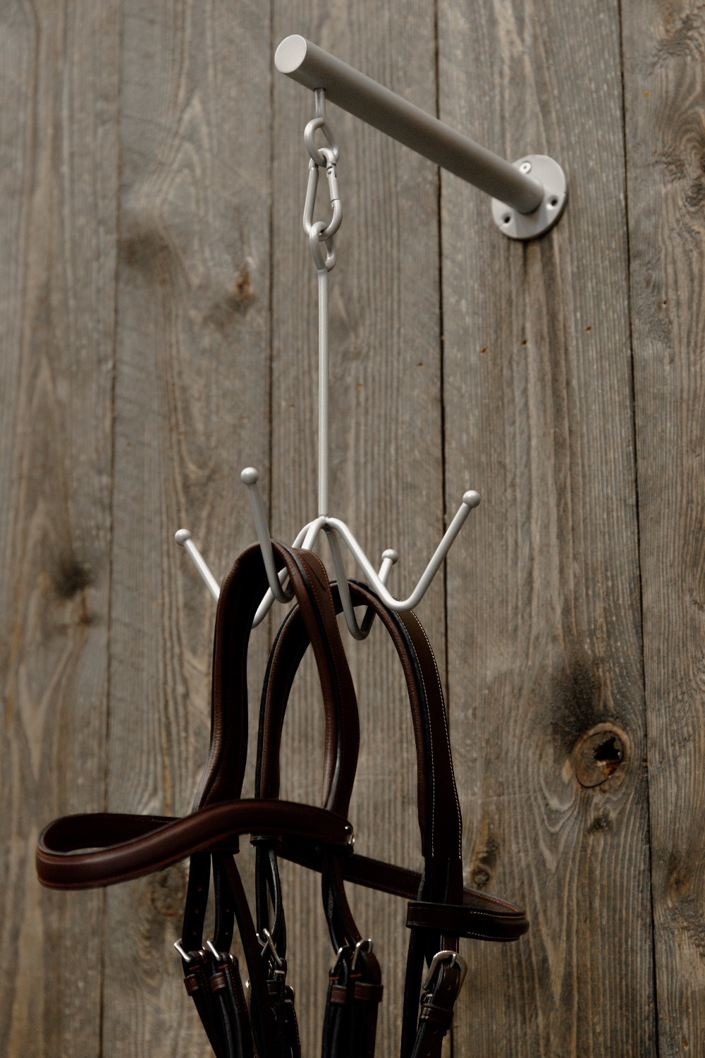Grooming Deluxe 4 prong with wall attachment