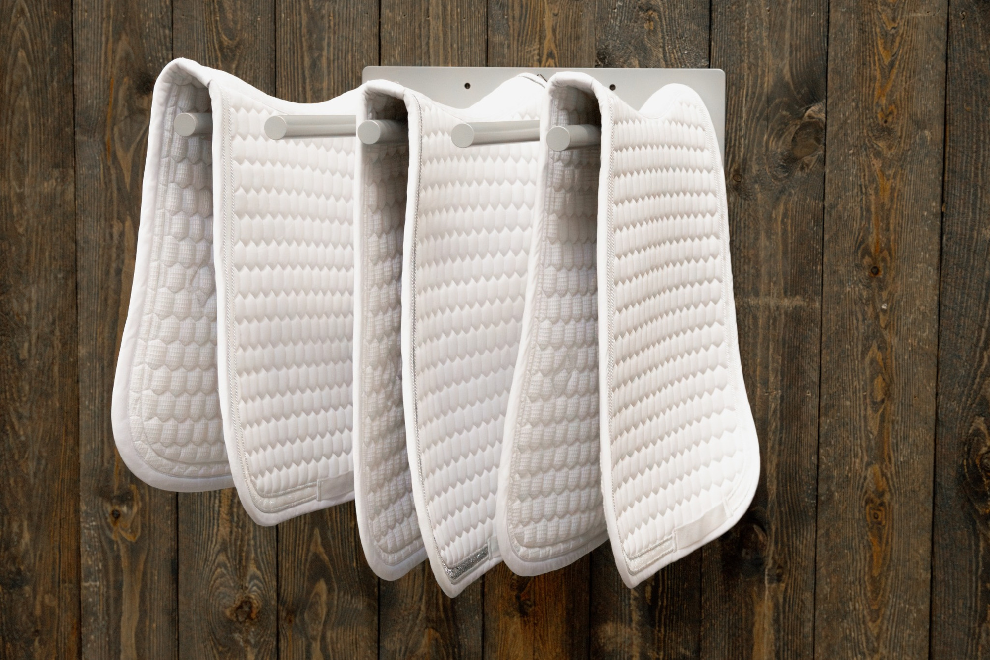 Grooming Deluxe Saddle Pad Holder for 5 pieces