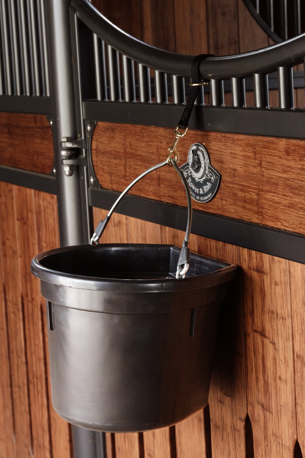 Grooming Deluxe Water Bucket 18L