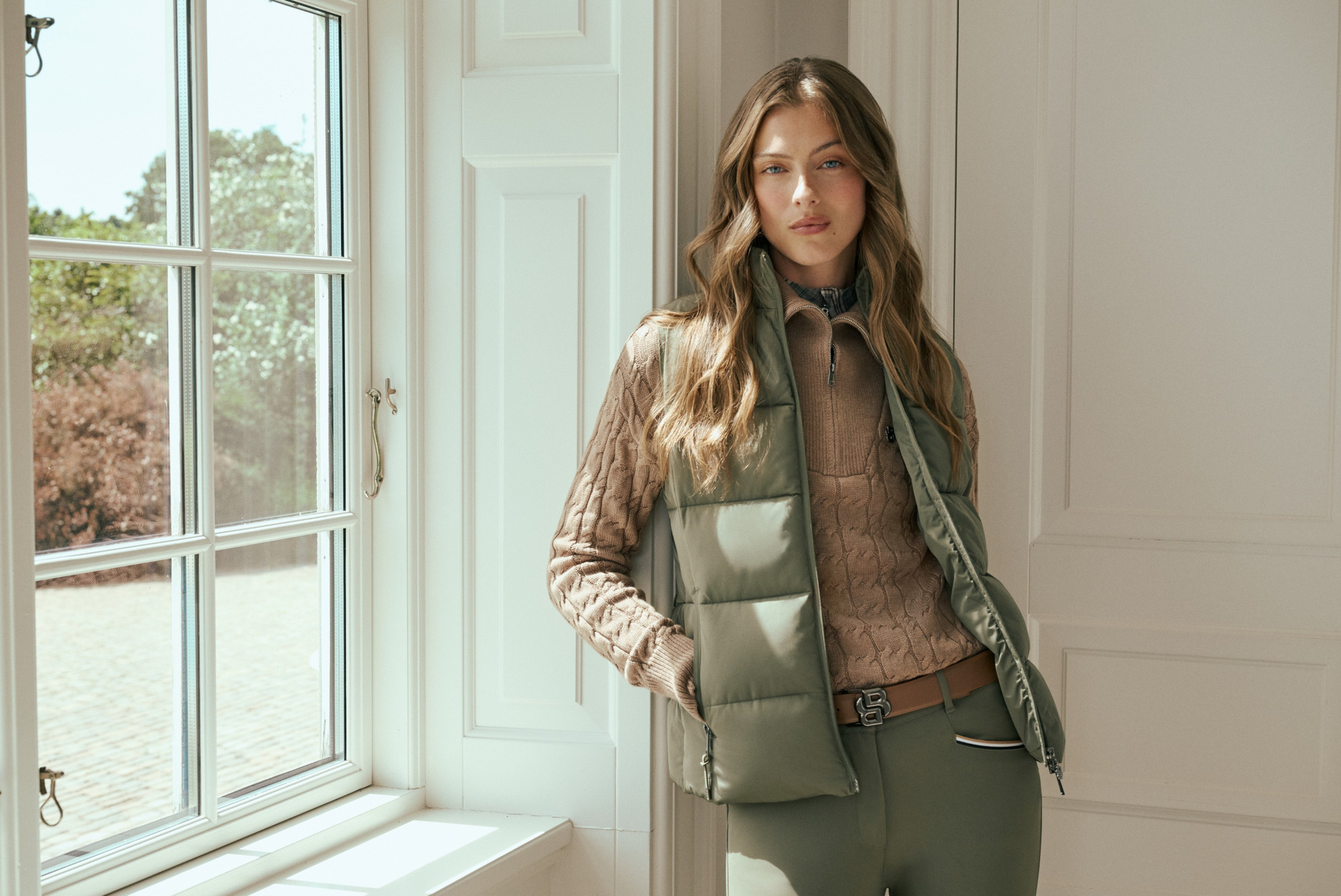BOSS Equestrian FW26 Pufferweste Viola