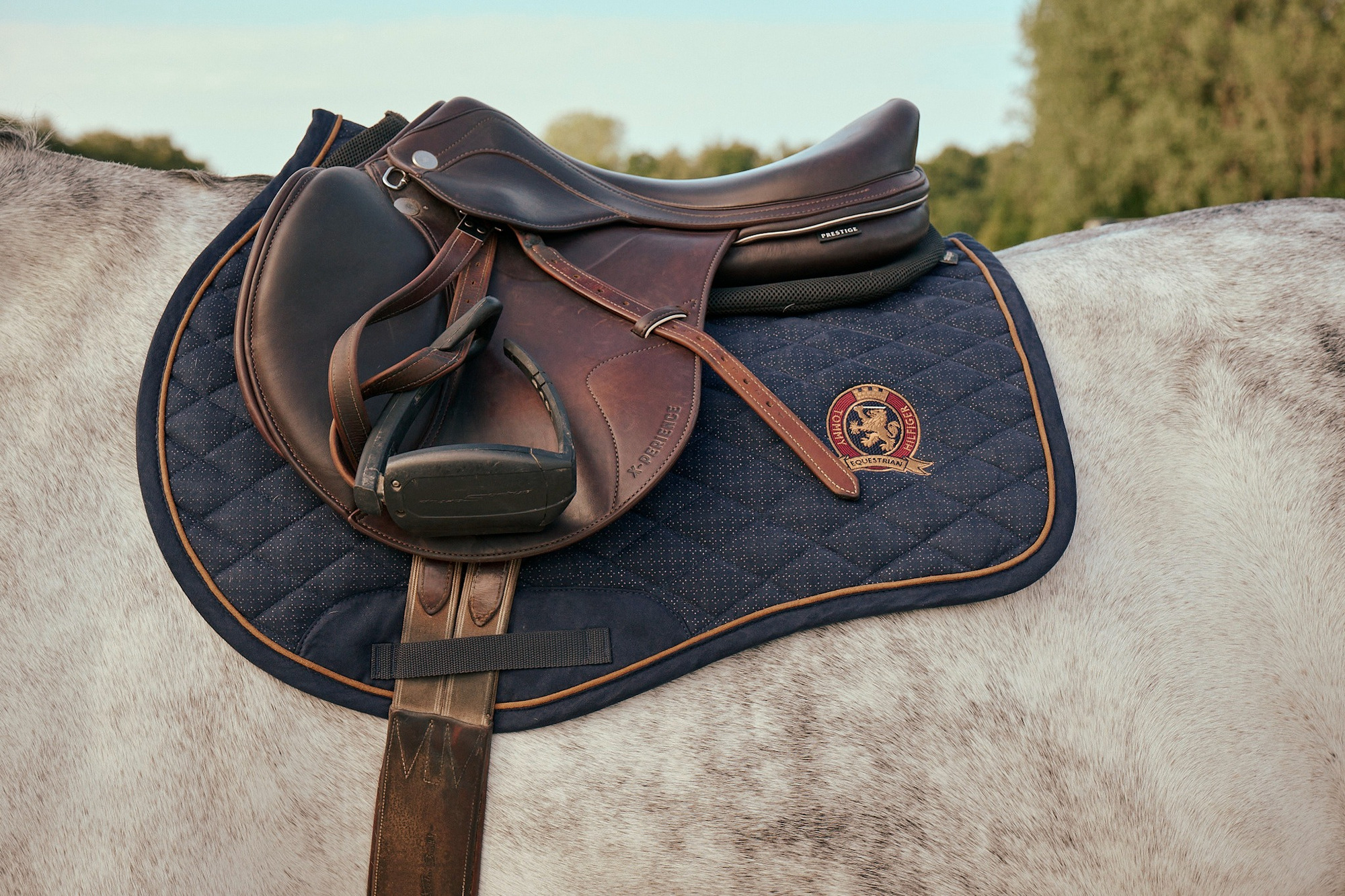 Tommy Hilfiger FW26 Satteldecke Baxter Suede