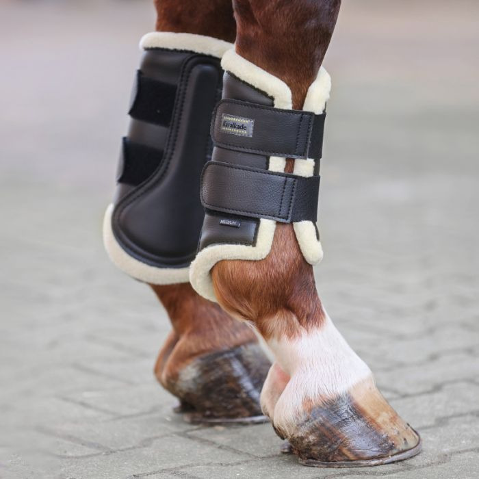 Kavalkade Beenbeschermers met bont