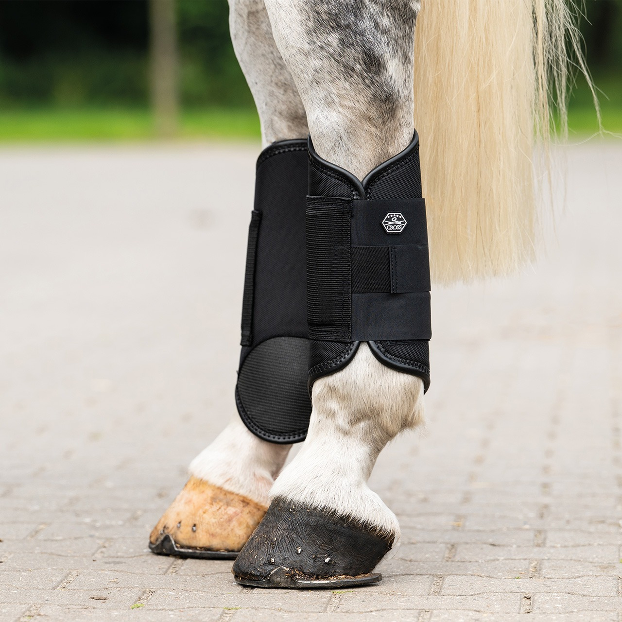 QHP Eventing hind leg protectors Technical