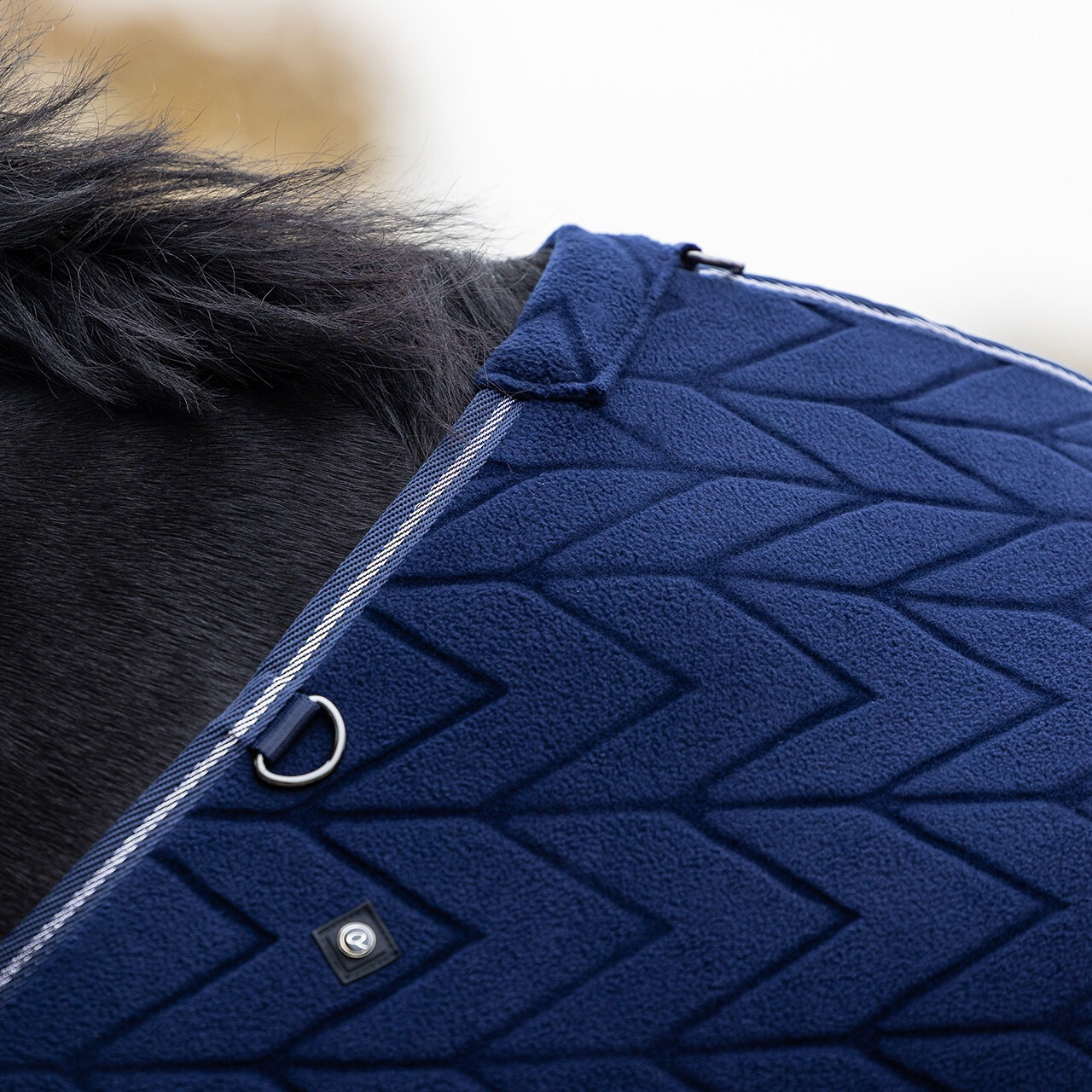 QHP Embossed Fleece Rug with Detachable Neck