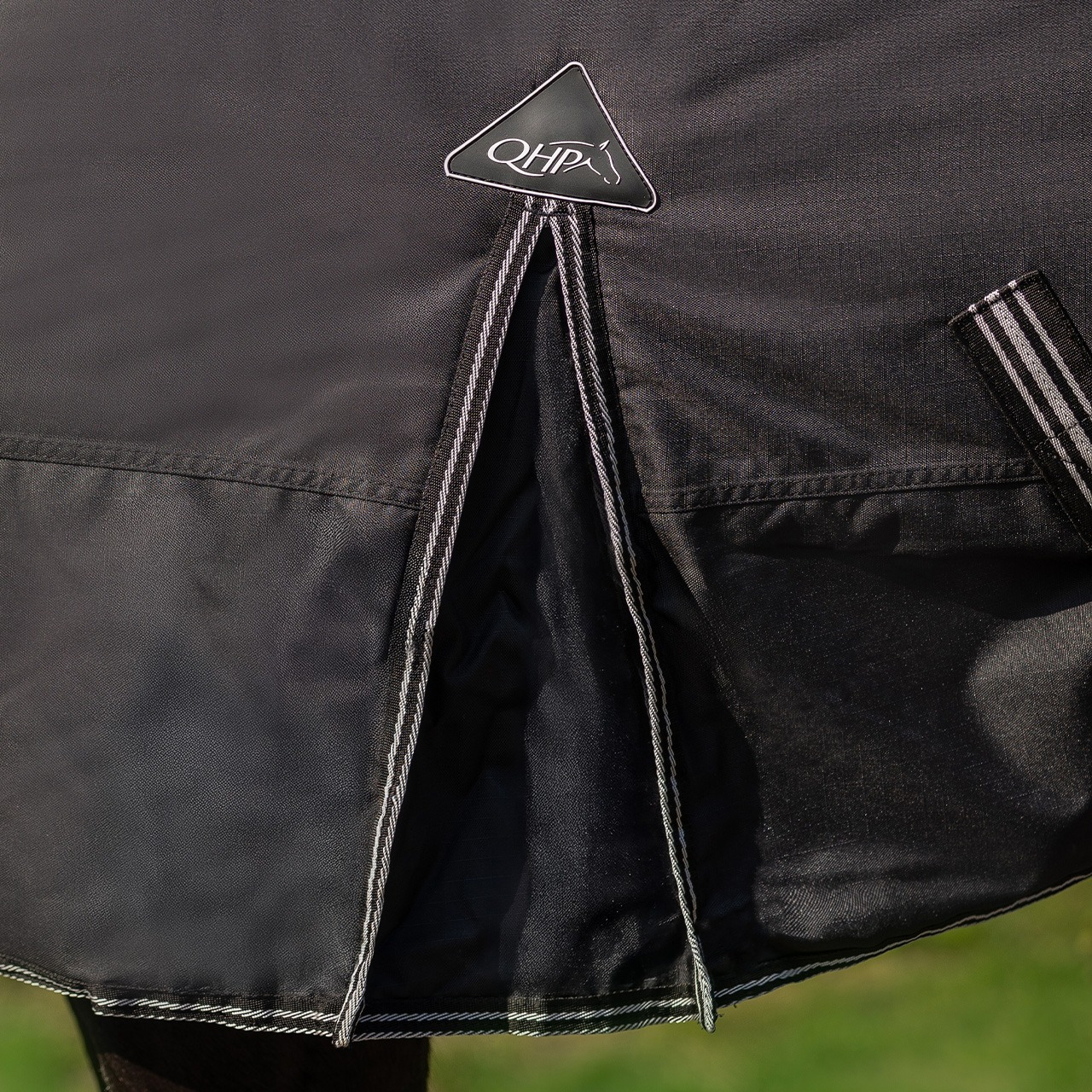 QHP Rain blanket turnout Big neck 150gr