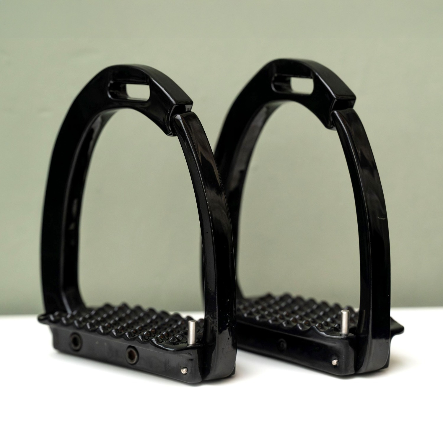 HB Showtime Luxury Safety Stirrups