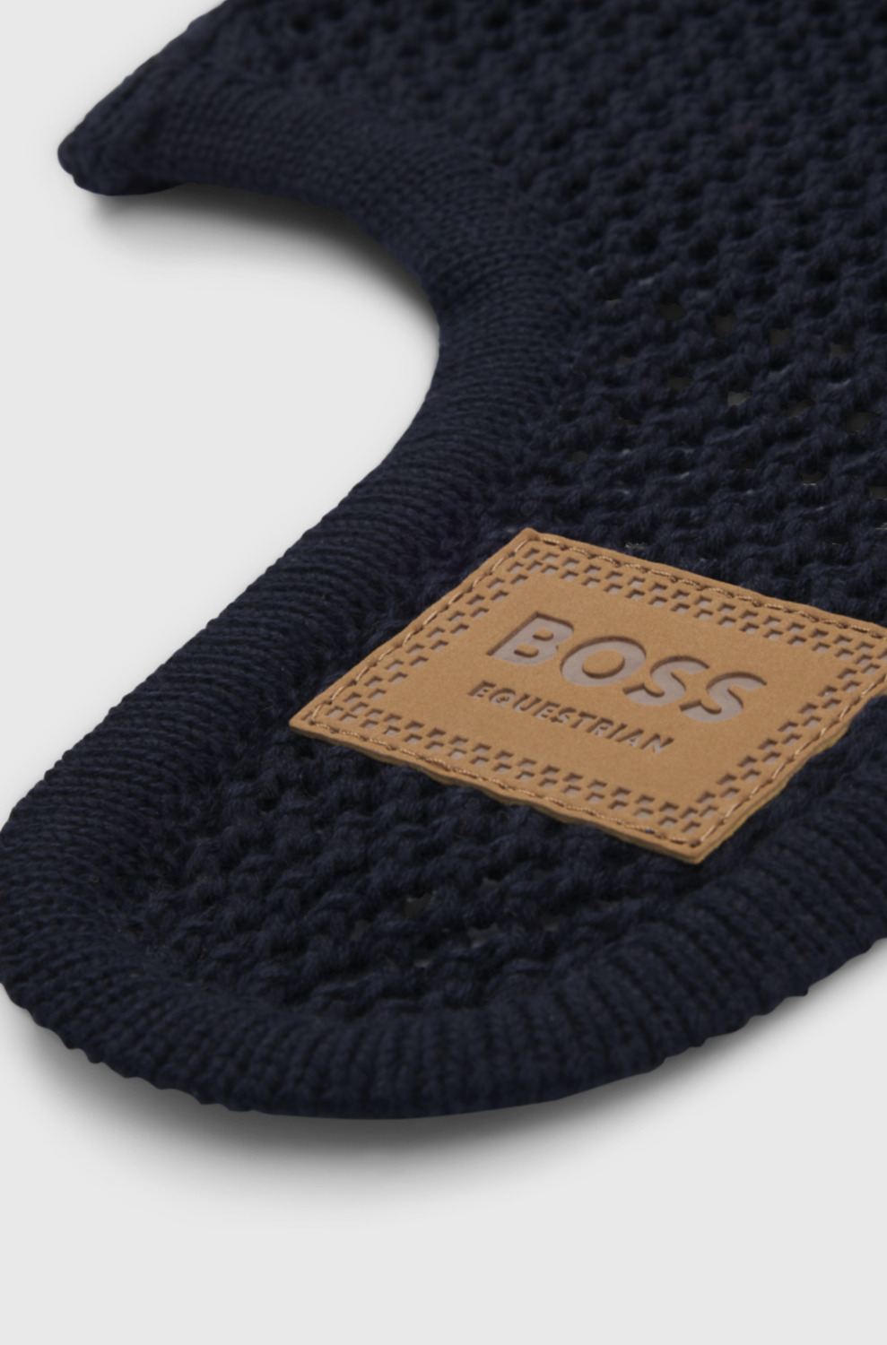 BOSS Equestrian SS25 Fliegenhauben Monochrome