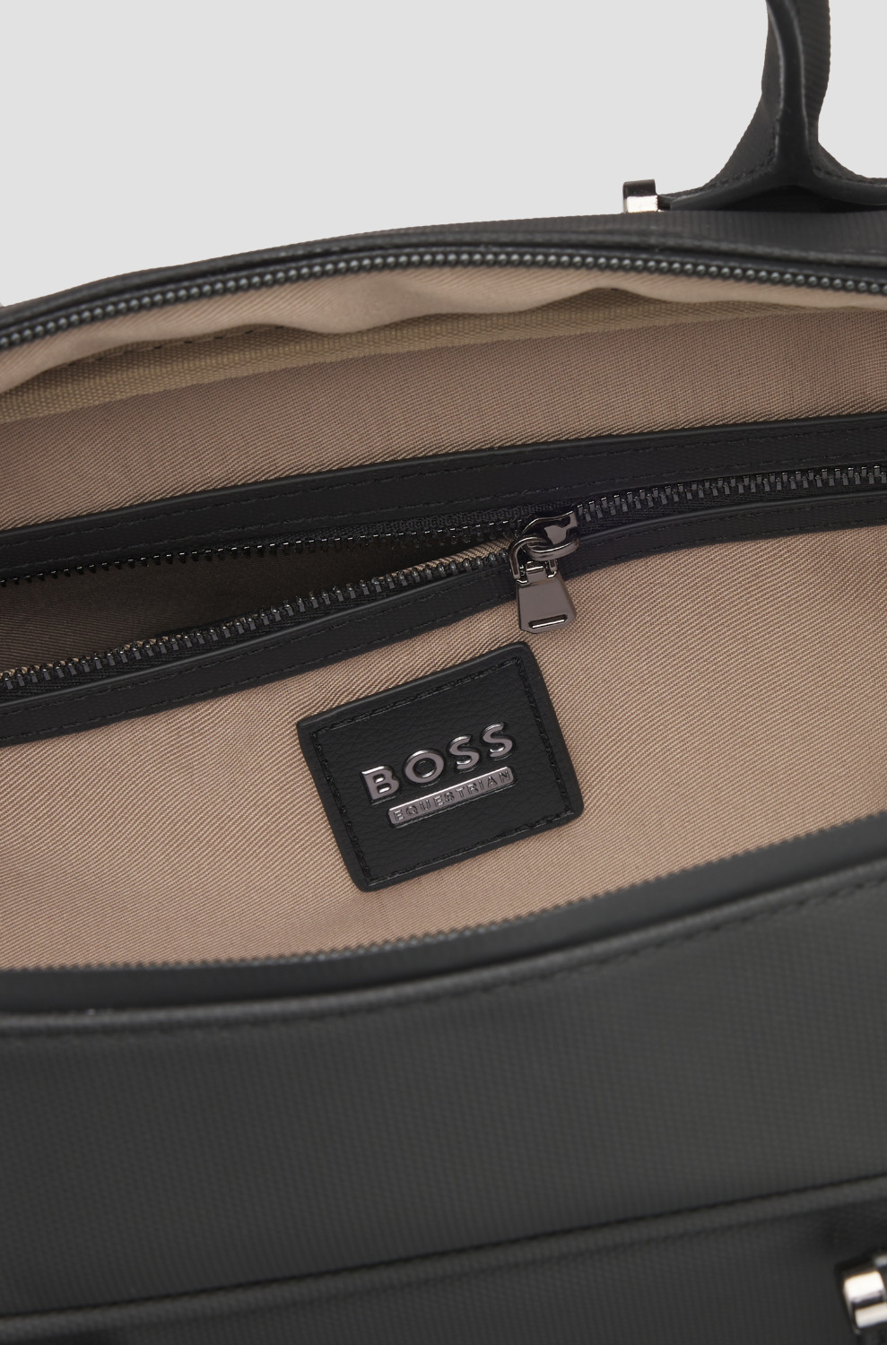 BOSS Equestrian FW25 Wochenendtasche Veganes Leder