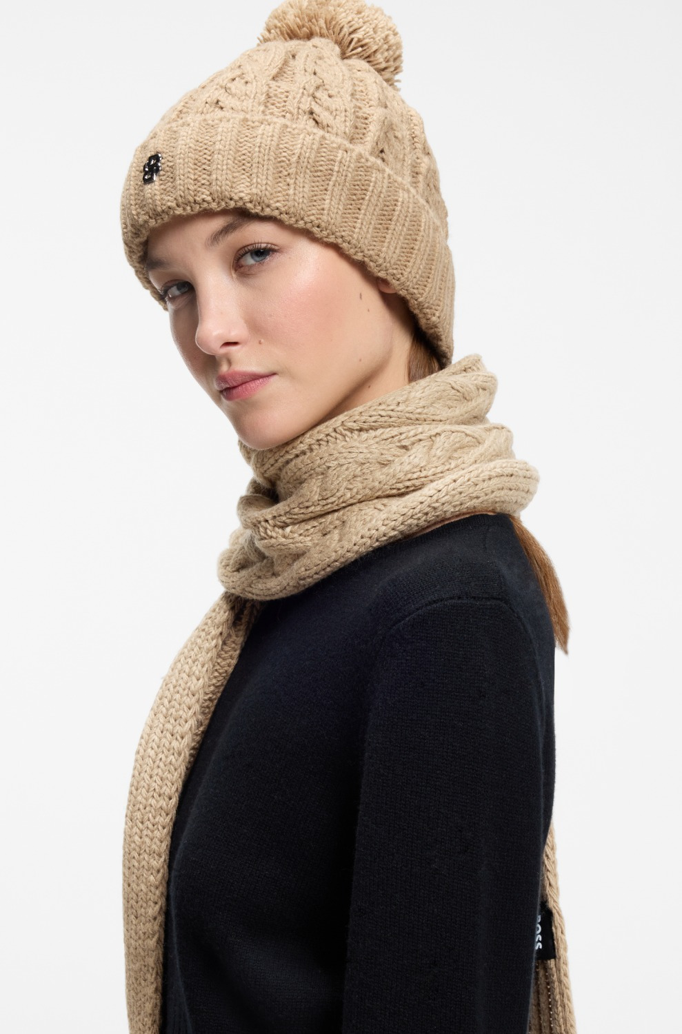 BOSS Equestrian FW26 Bommelmütze Bella
