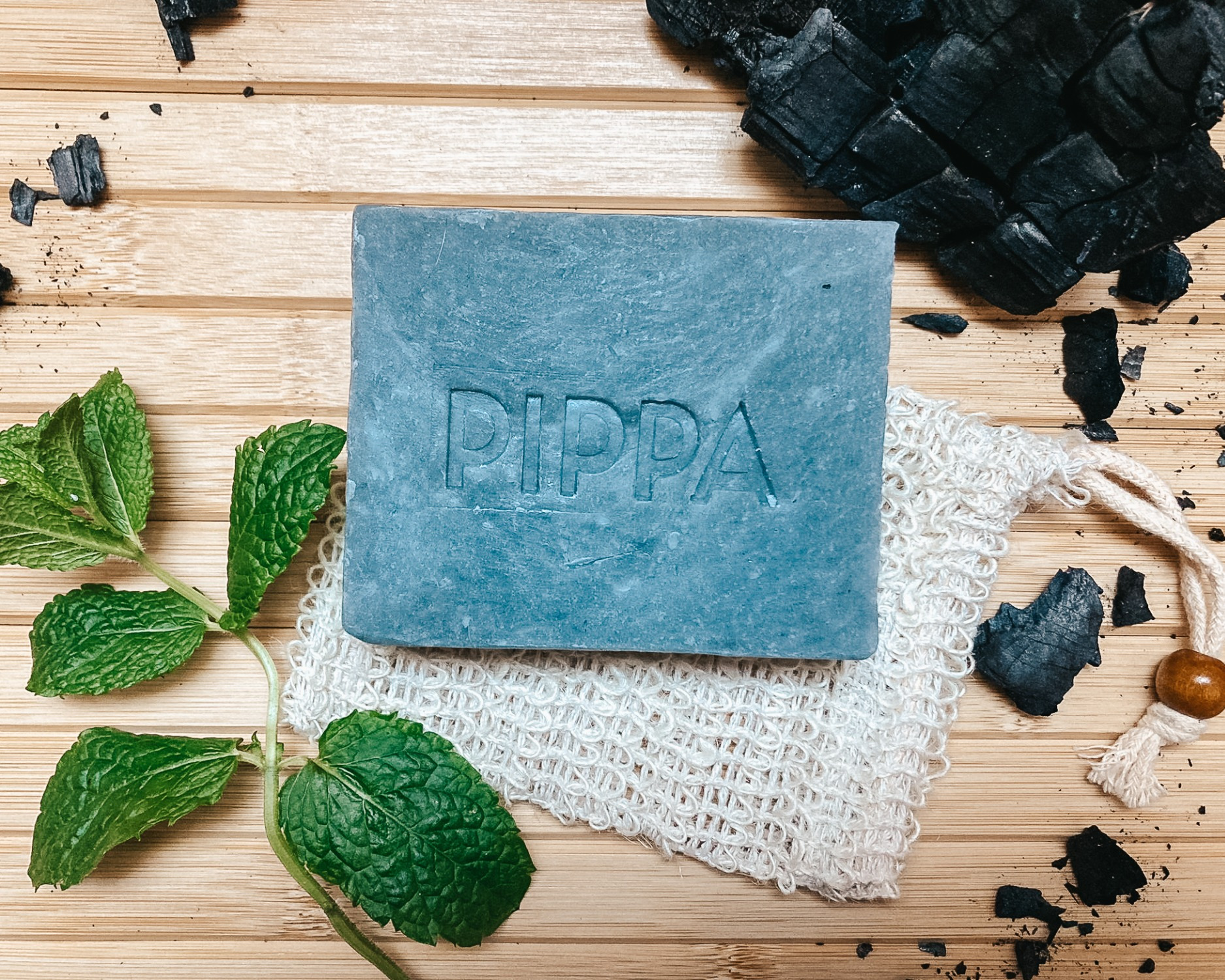 Pippa Charcoal & Peppermint Shampoo bar with soap pouch