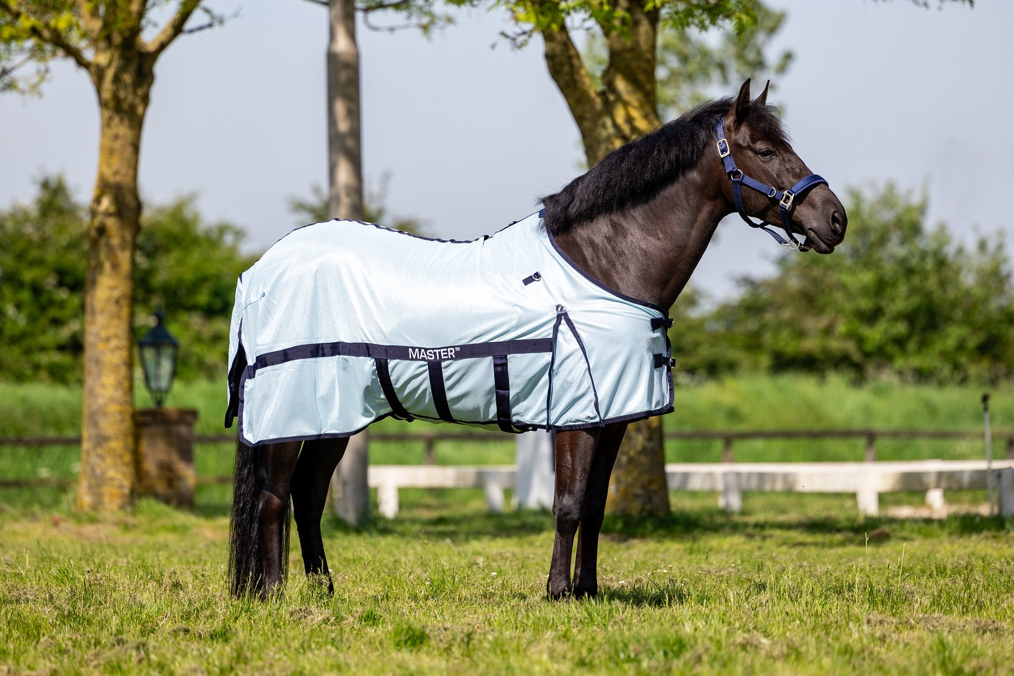 MASTER Fly Rug with Detachable Neck