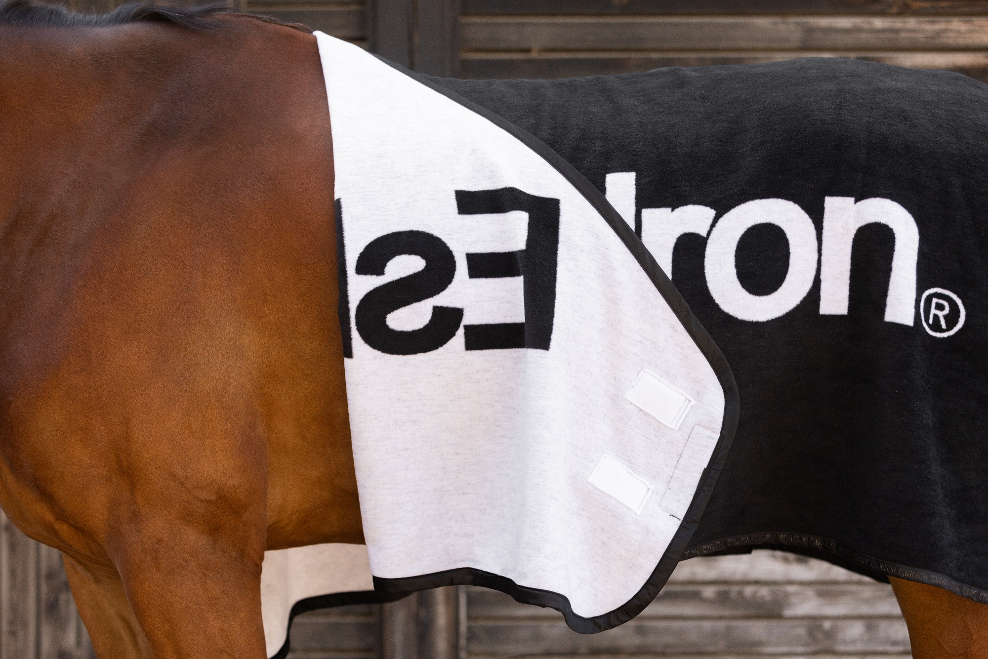 Eskadron Cooler Rug Dralon