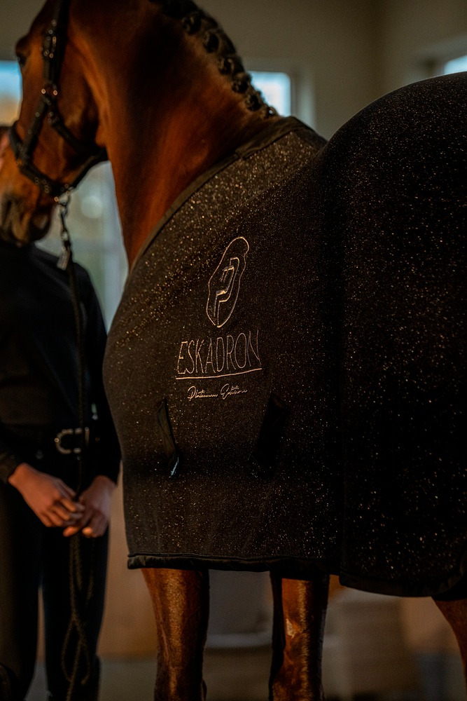 Eskadron SS26 Platinum Sparkle Jersey Cooler