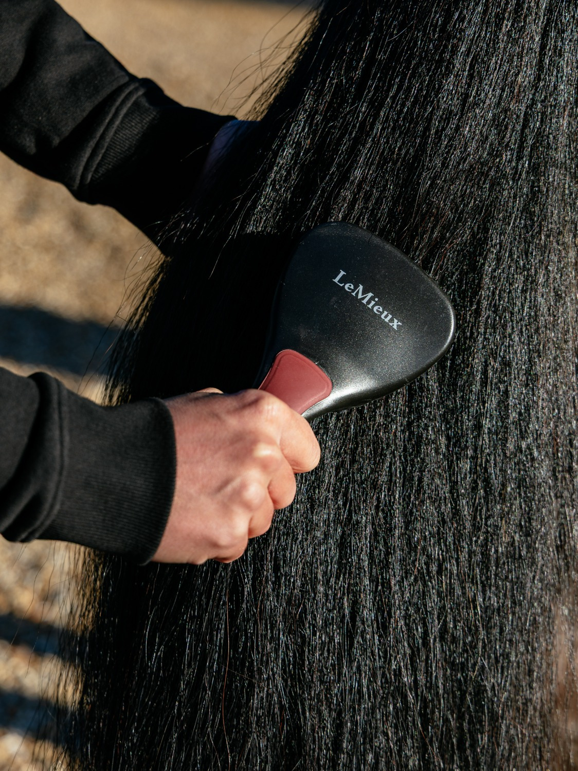 LeMieux SS26 Tail Brush 