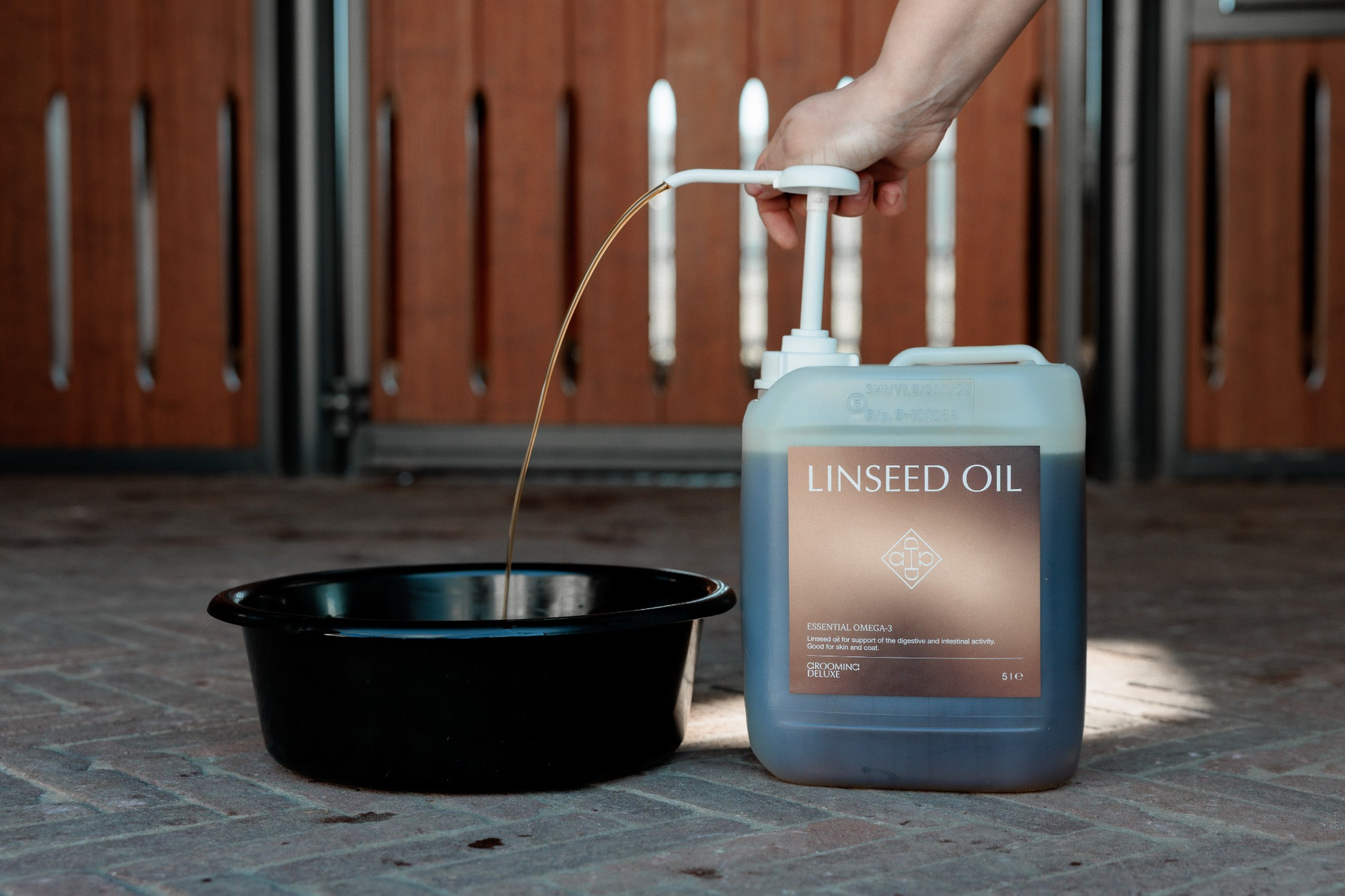 Grooming Deluxe Pump for 5L Linseed Oil