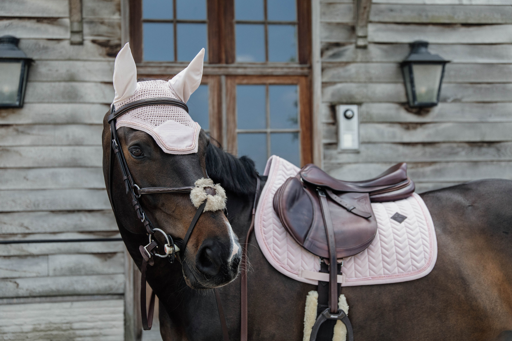 Kentucky Velvet Pearls Jumping Saddle Pad