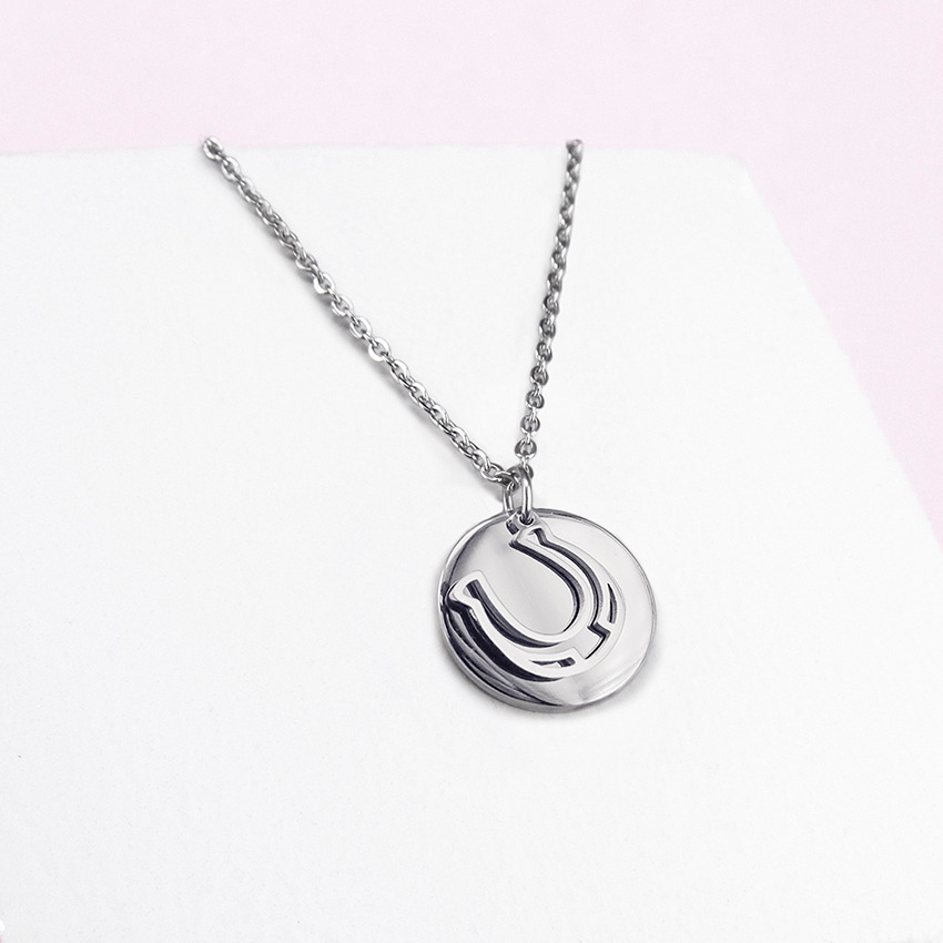 Ponytail & Co pendant coin with horseshoe