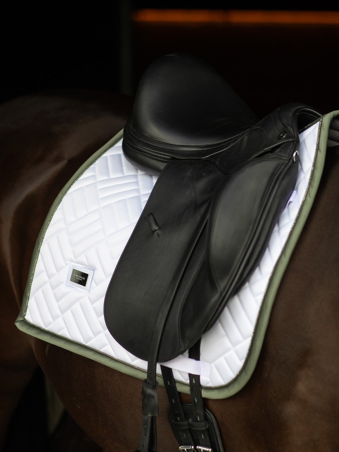 Equestrian Stockholm FW'24 Striking Valley Modern White Dressage Saddlepad
