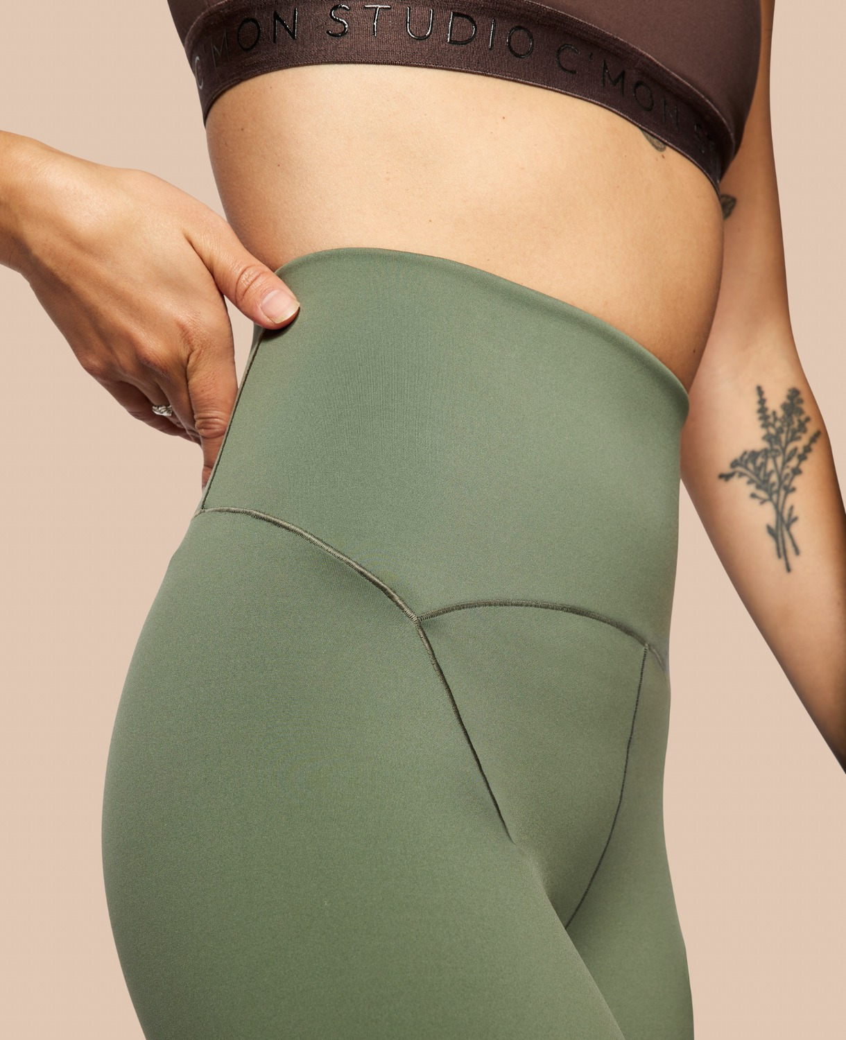 C'MON STUDIO Kompressions-Leggings mit Ziernähten